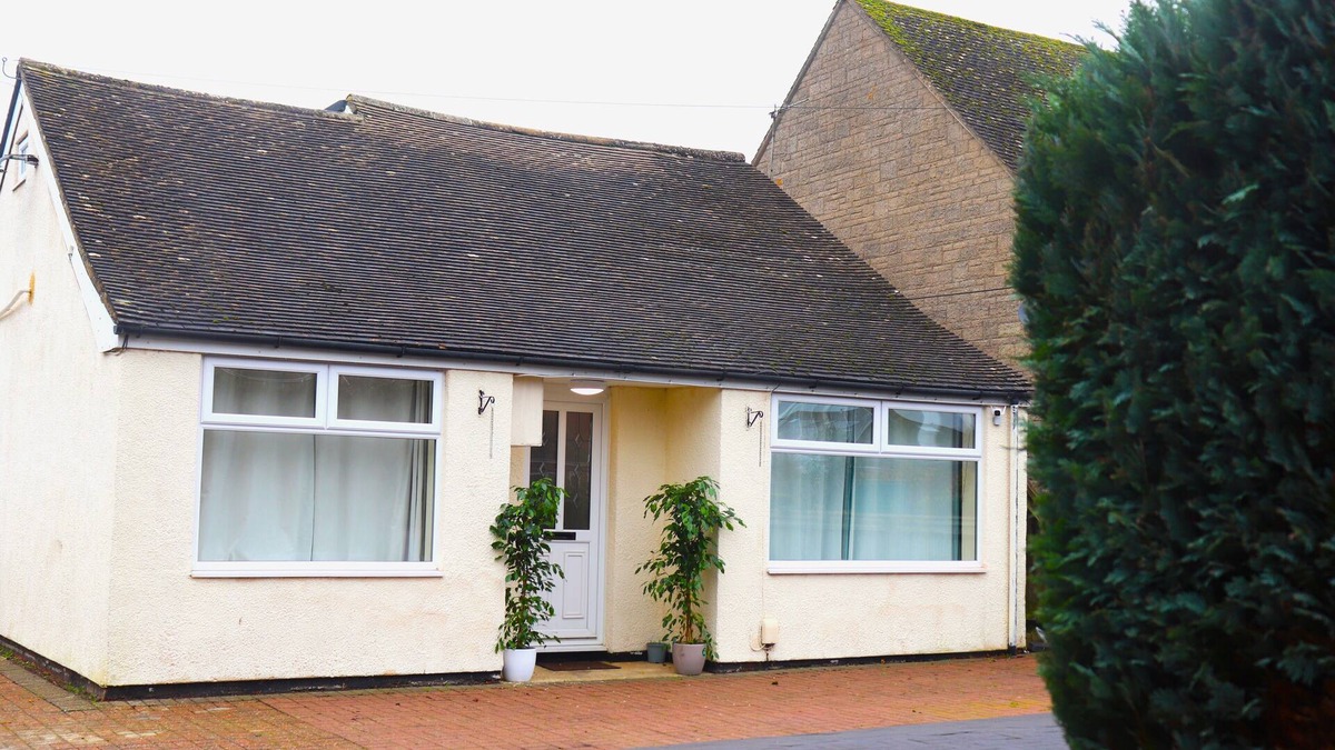 Carterton House | Acaccia Bunglow