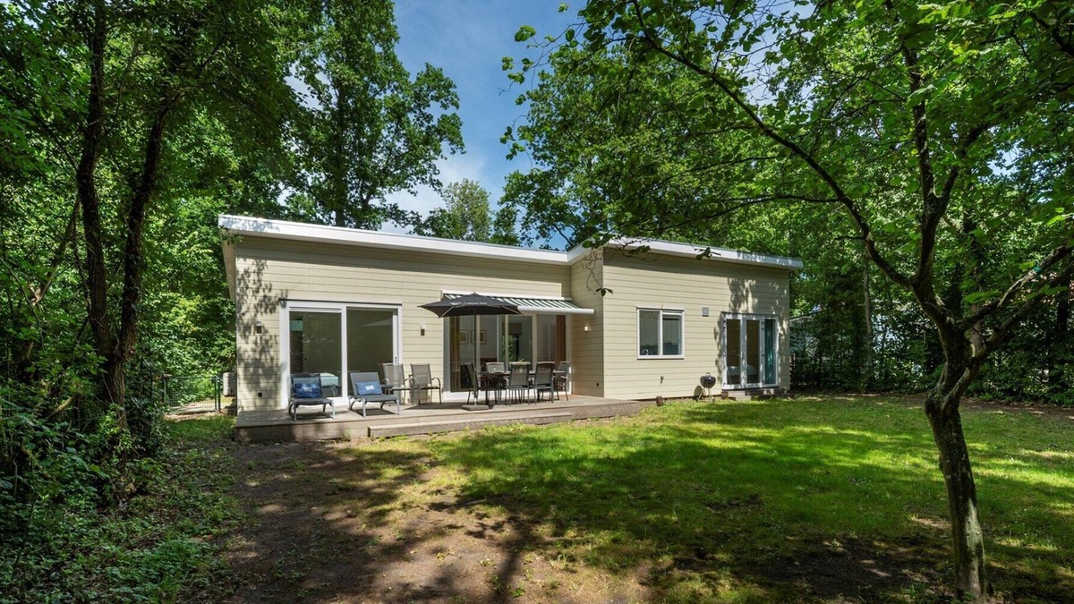Nieuw-Haamstede House | Acacialaan 7 holiday in comfortable holidayhome located in nature