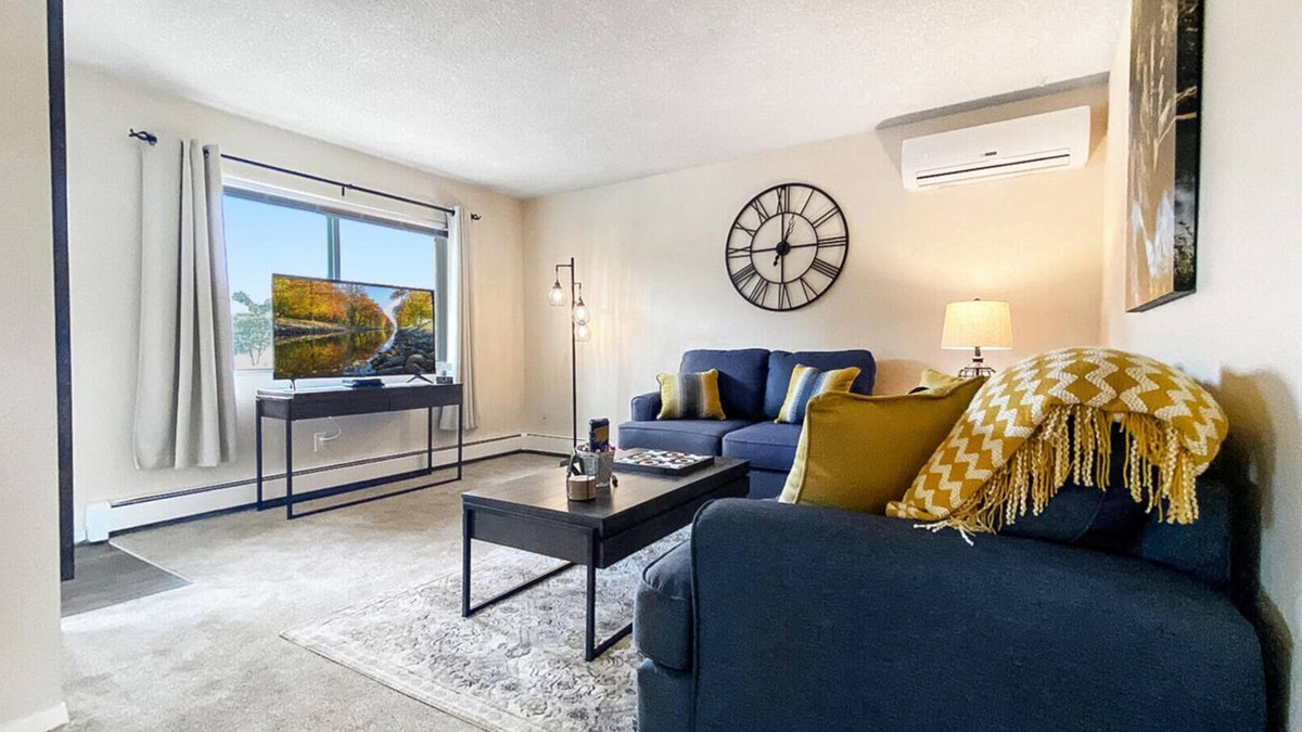 Rockrimmon Condo | ★Academy Hideaway With View! Sleeps 5 with AC!★