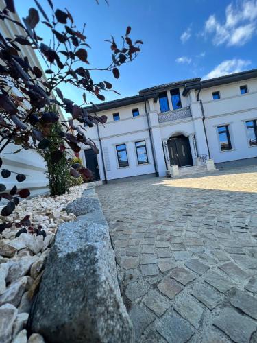 Focsani House | Academy Home