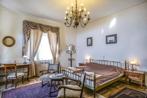 Castle Hill Bed & Breakfast | Academy Pension