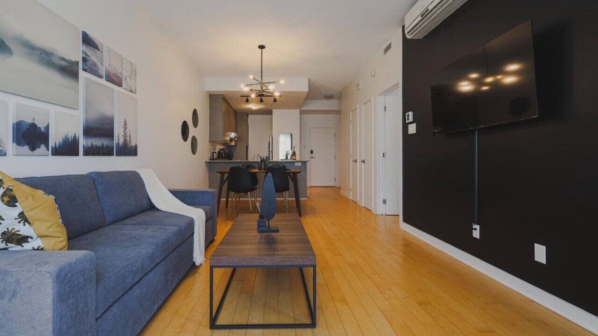 Ahuntsic-Cartierville Apartment | Acadie District 1-Bedroom Condo