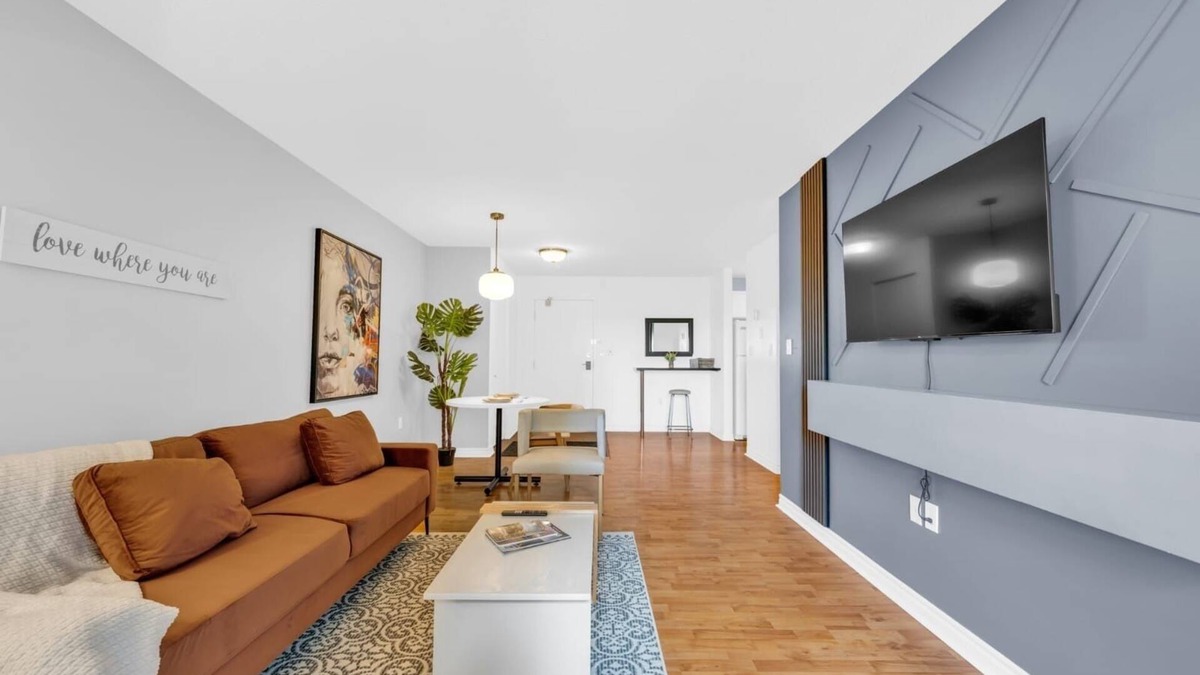 Windsor Condo | Access to the beach and riverside trail.