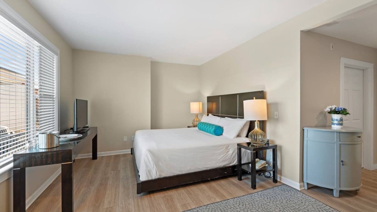 Falmouth Heights Apartment | Accessible 1 King Bed Premium Suite