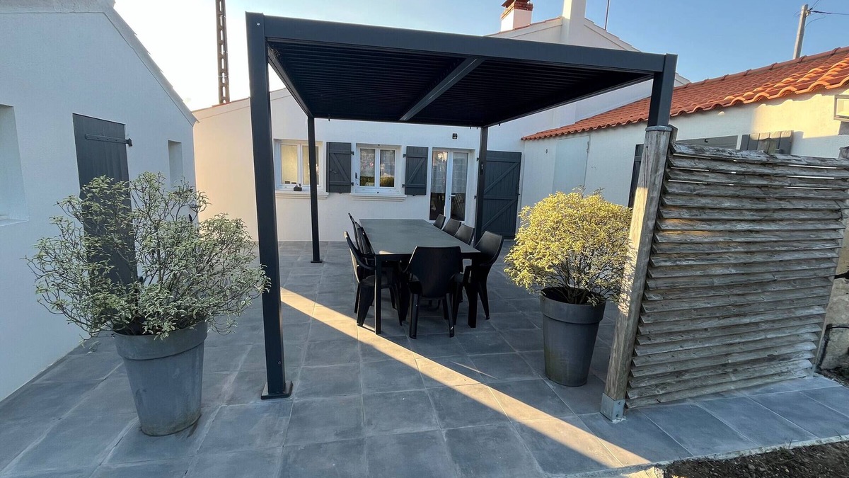 Commequiers Cottage | Accessible Farmhouse with Garden and Terraces, Near Vélo Rail and St Gilles