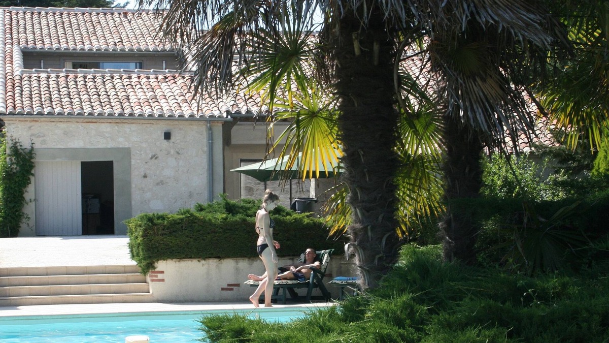 Saint Maurin Ski Chalet | Accessible Gites With Pool In Landscaped Grounds Of 13th Century French Manoir