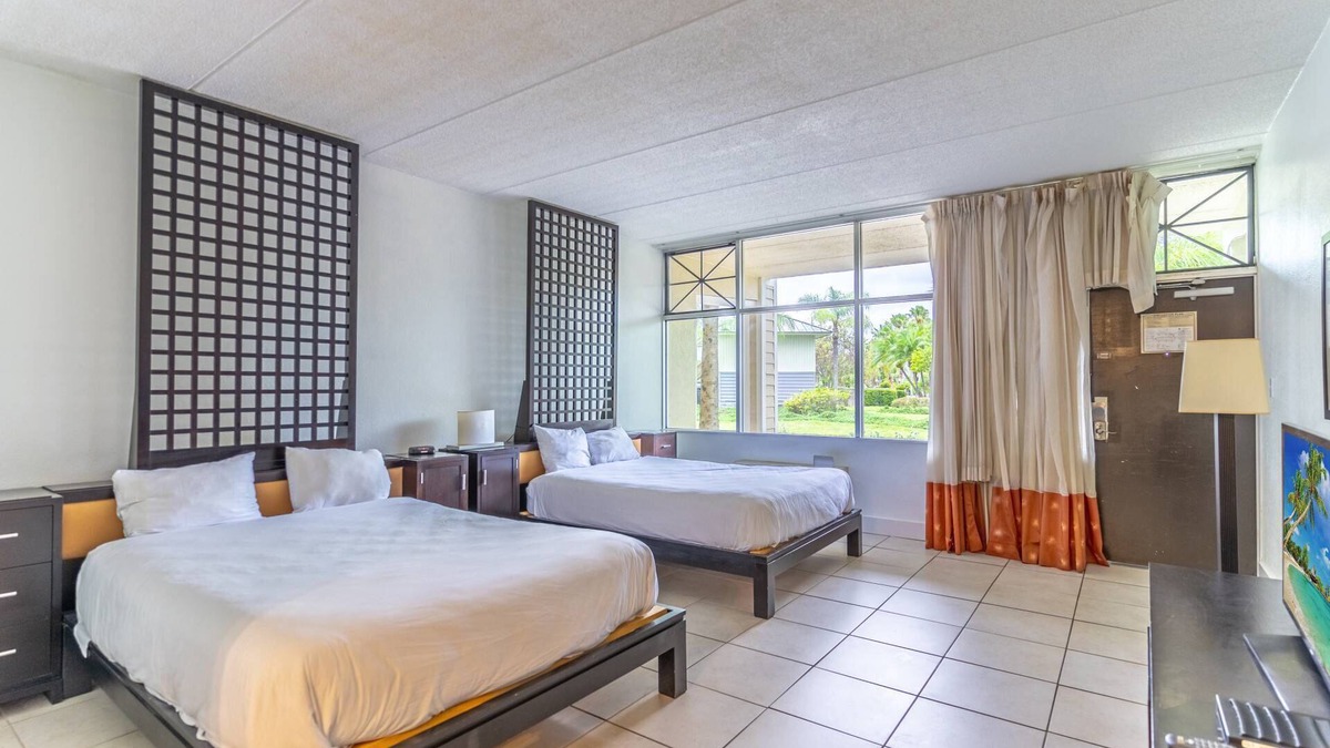 Ruskin Hotel | Accessible Ground Floor Little Harbor Room | Sleeps 4