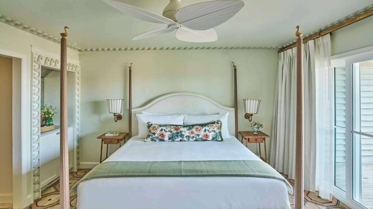 Duck Apartment | Accessible King | Sunsets, Private Beach + Spa