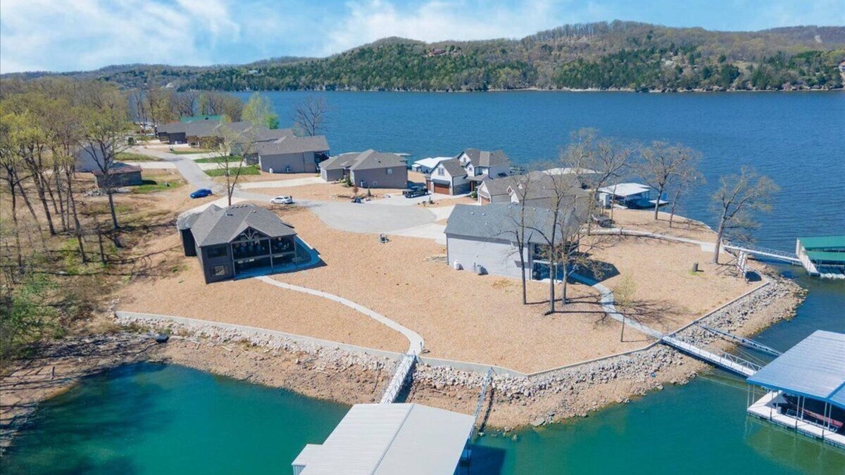 Climax Springs House | Accessible Lakeside Luxury at the 45mm w/Private Dock, Sunset Views & More