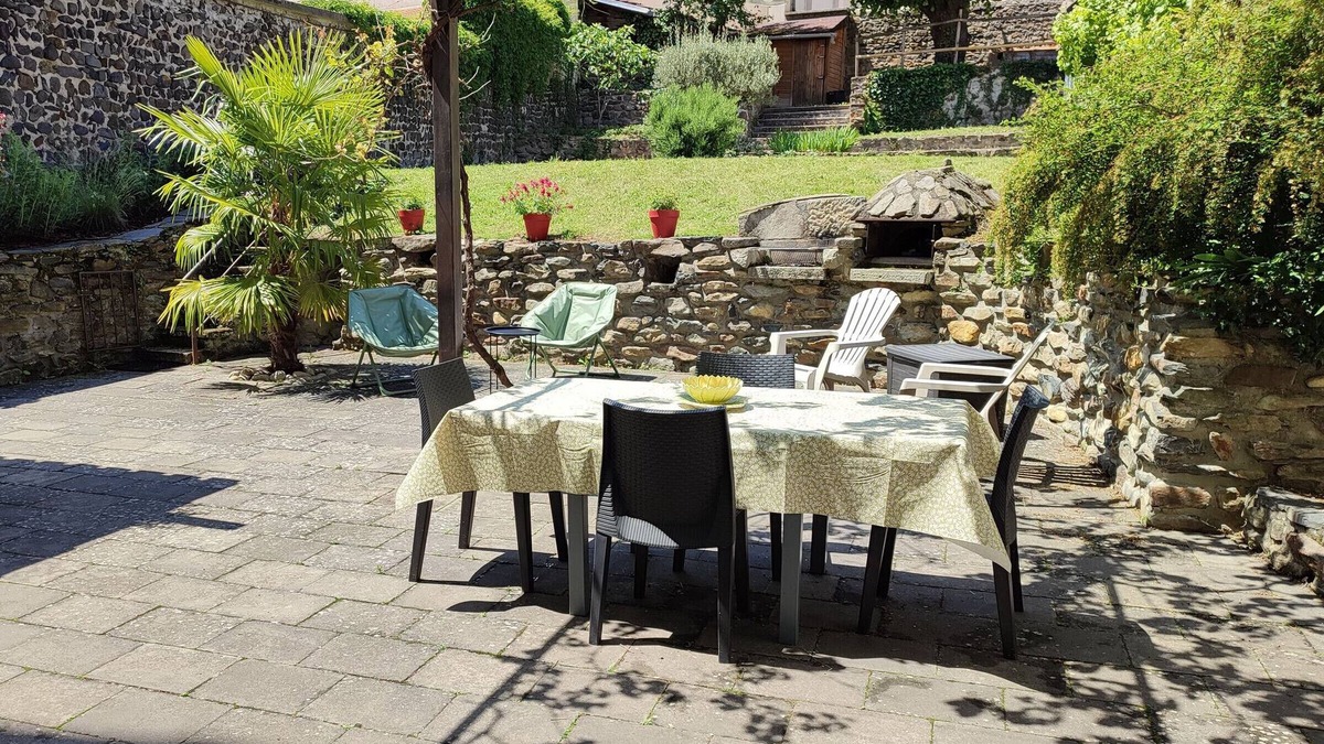 Le Puy-en-Velay Bed & Breakfast | Accommodation in the heart of Le Puy-en-Velay with parking and WIFI