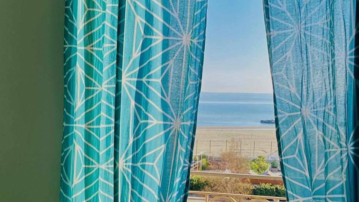 Nettuno Apartment | Accommodation in Art Nouveau building facing the sea