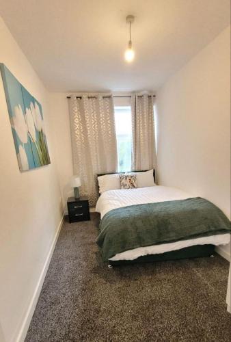 Accrington House | Accrington - House - Sleeps 10 - Garden
