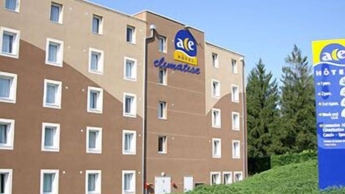 Saint-Pantaleon-de-Larche Hotel | ACE Hôtel Brive-la-Gaillarde