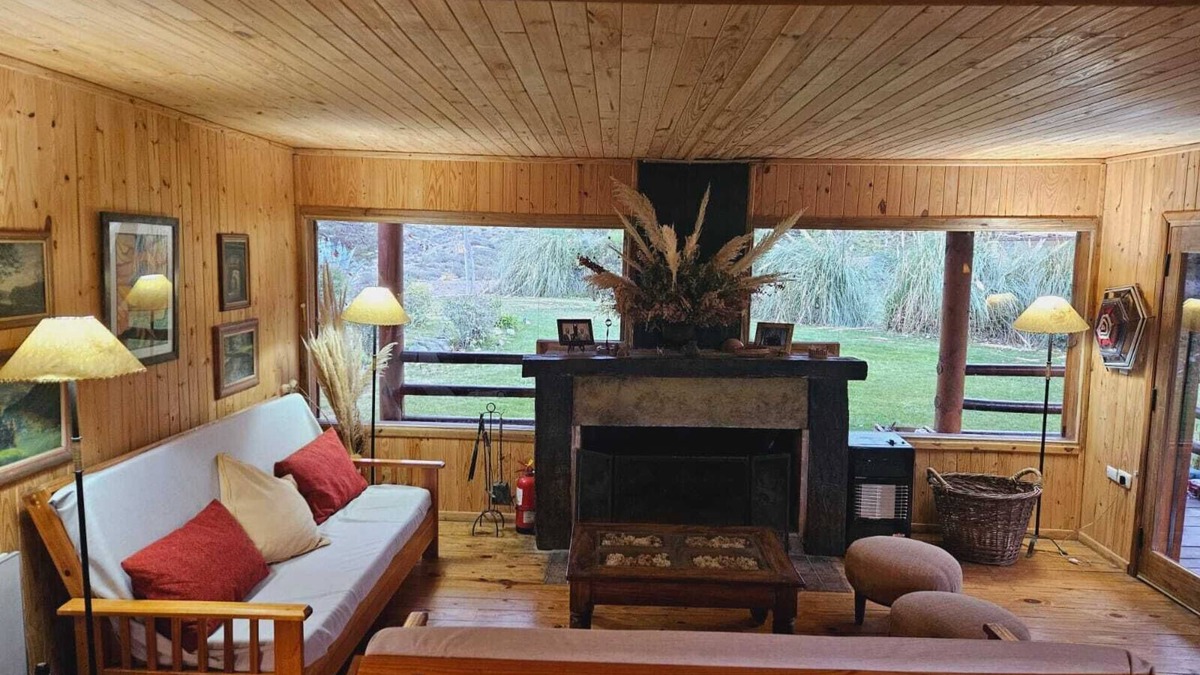 Salto Cabin | Acogedora Cabaña de Madera en la Montaña