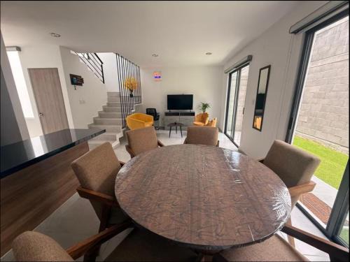 Leon House | Acogedora casa en Capittala Leon-Facturamos