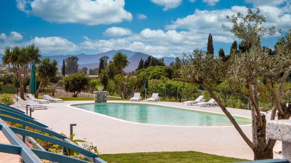 Cardedu Apartment | Acquamarina n.5 in residence with swimming pool just 50m from the sea.