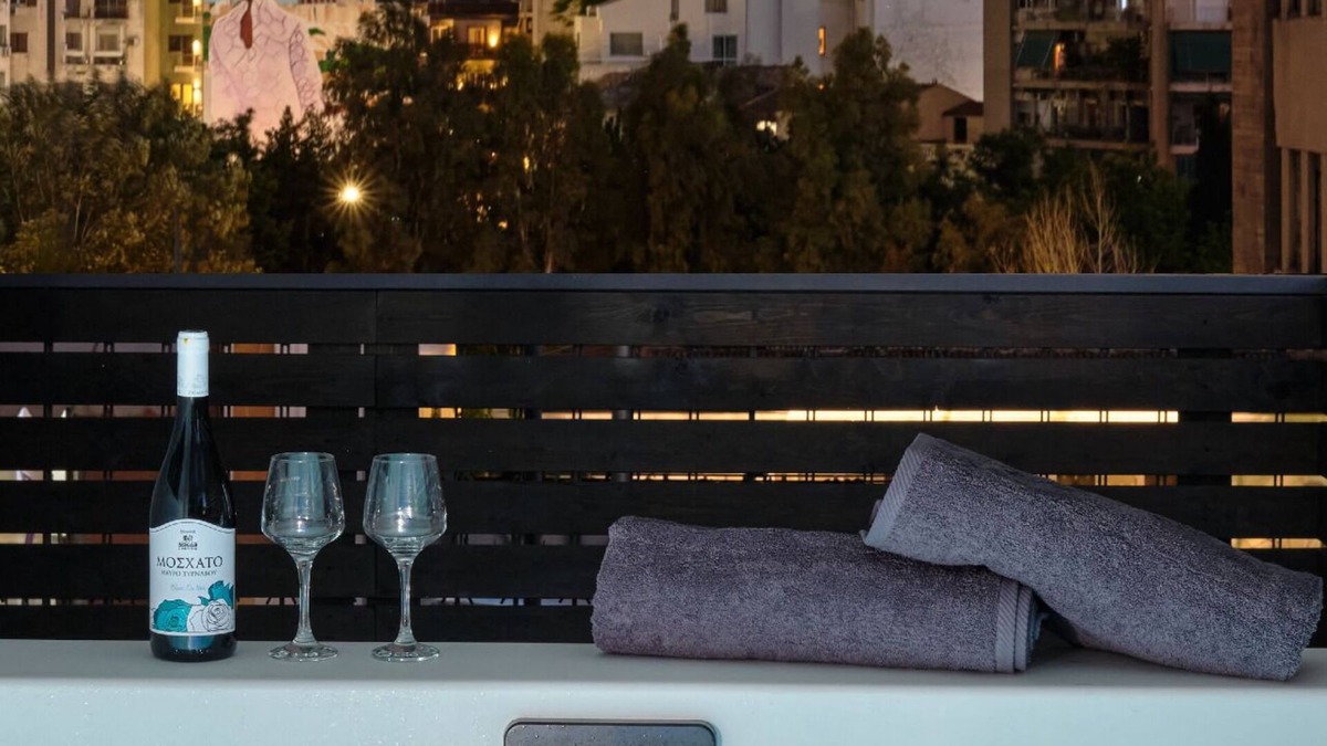 Athens City Centre Apartment | Acropolis view Penthouse46 Jacuzzi Quality living