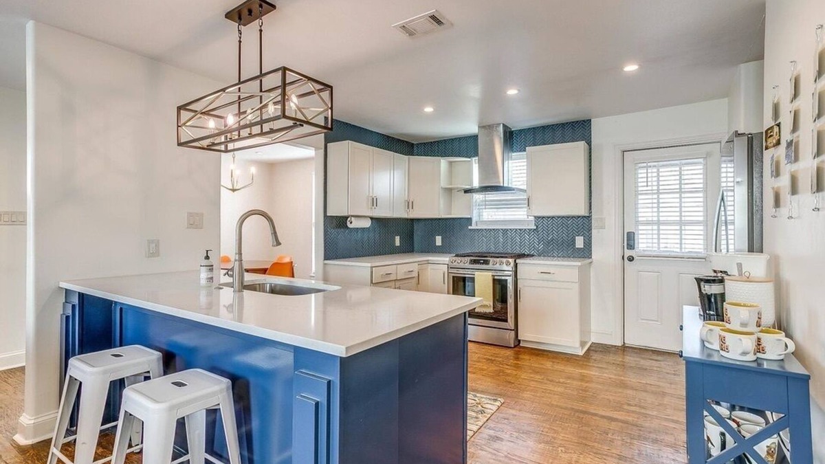 Fort Worth Cultural District House | Across from Dickies Arena right in the heart of all the action