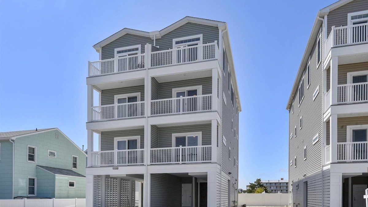 Fenwick Island Condo | Activities included up to $300 FREE PER WEEK! GREAT LOCATION FOR YOUR NEXT FAMILY VACATION!