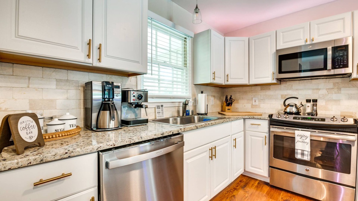 Acworth House | Acworth Oasis w/Pool, Hot Tub & Fire Pit!