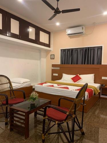 Guruvayur Hotel | Adi Deva Inn