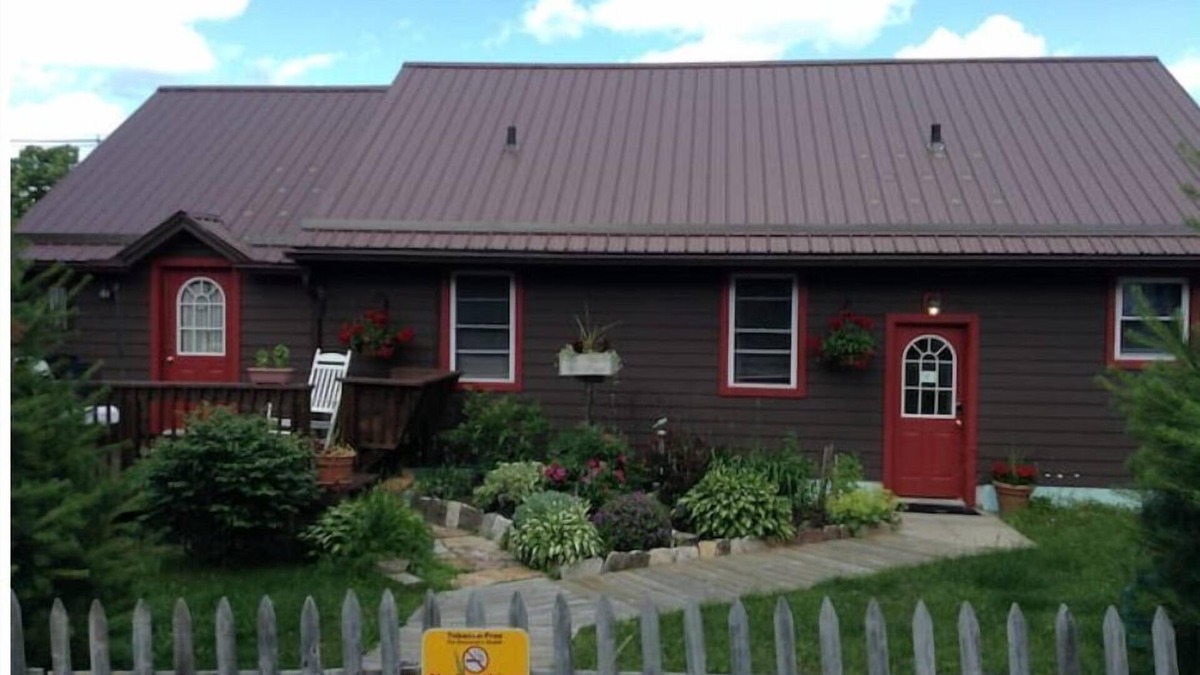 Lake Placid Apartment | Adirondack Abode - Cozy -Comfy -Convenient #200207