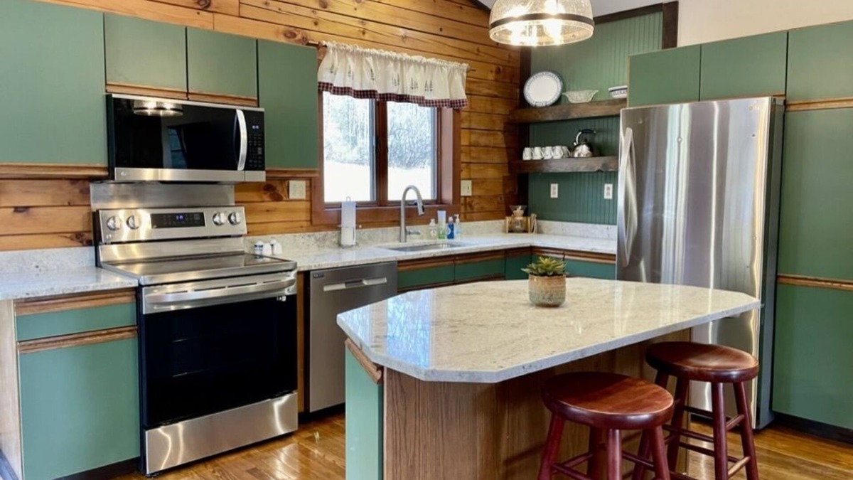 Fort Ann Cabin | Adirondack Cabin-21 acres to explore and only minutes to Lake George and Vermont