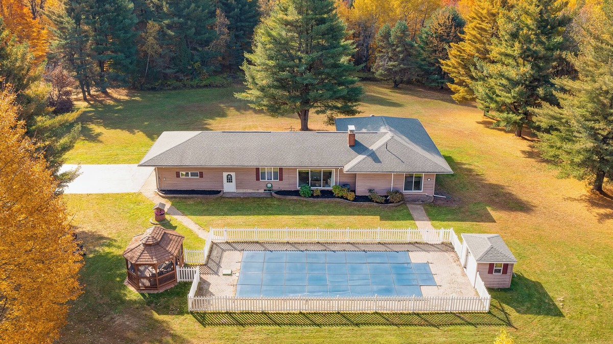 Lawrenceville House | Adirondack Park 3BR/2BA Pool Home-Near River!