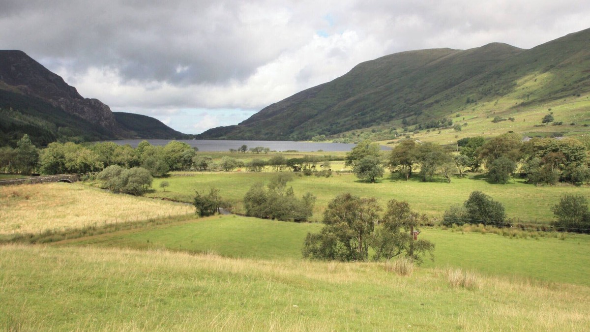 Betws Garmon Cottage | Adjoining the original farmhouse this lovely cottage is almost at the foot of Mount Snowdon.