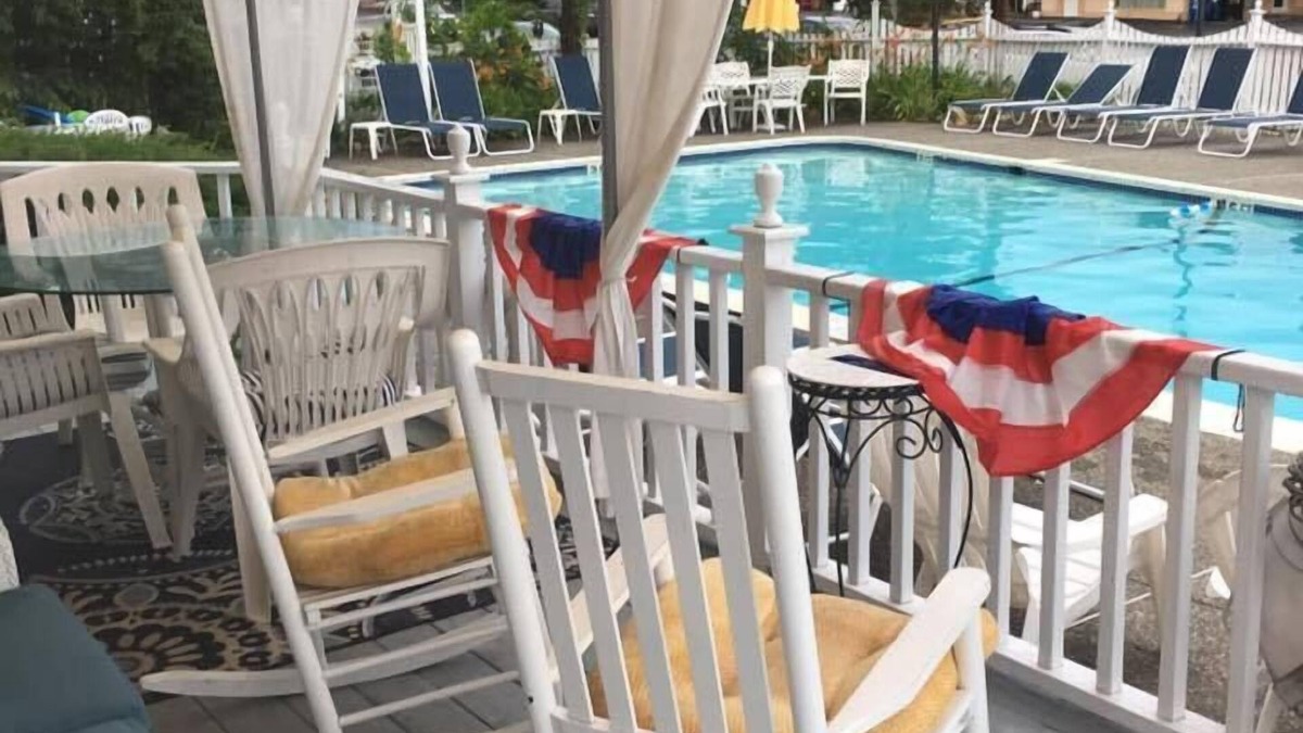 Lake George Hotel | Admiral Motel
