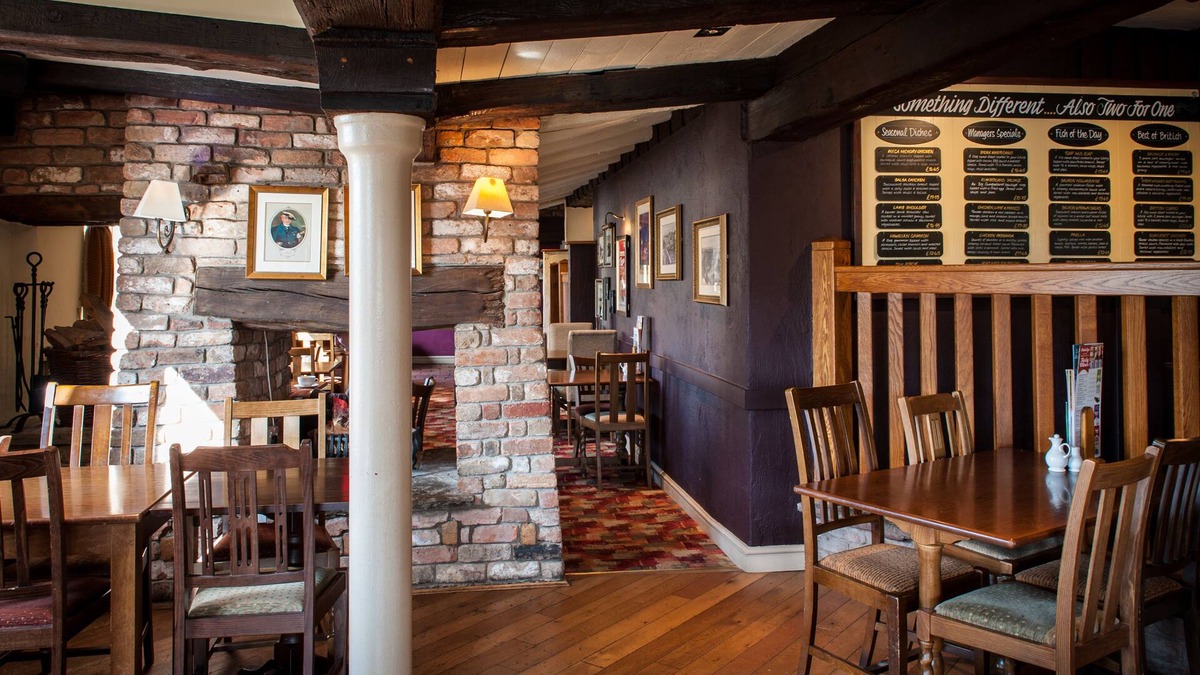 Dunball Hotel | Admiral's Table, Bridgwater by Marston's Inns