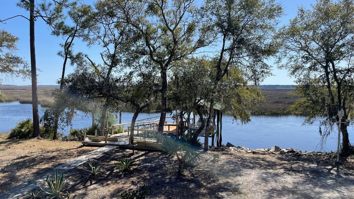 St. Marys House | Admirals Lookout, Luxury 3 Suite waterfront home with deep water boat dock