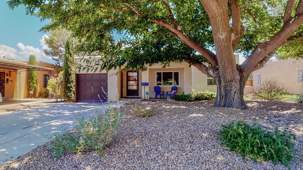 Highland Business House | Adobe Home, 2bd/1ba, Garage, Dog
