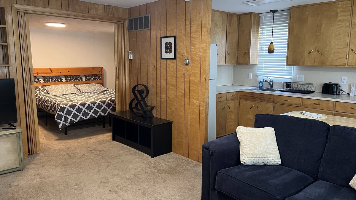 Twin Falls Apartment | Adorable 1 bedroom, 2 blocks from historic downtown.
