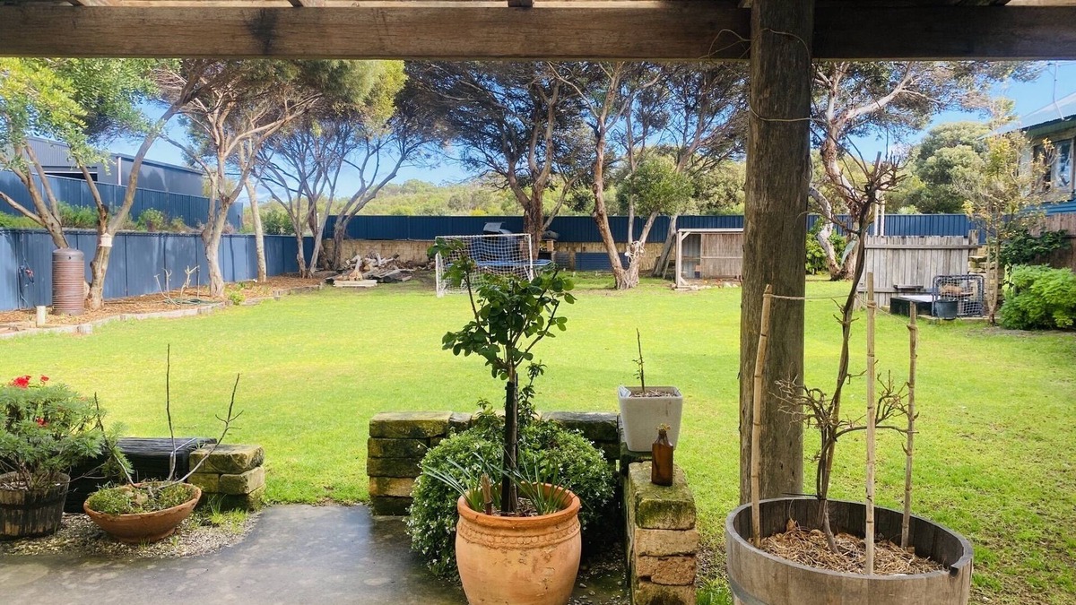 Sinclair Cottage | adorable 1 bedroom cottage surrounded by trees