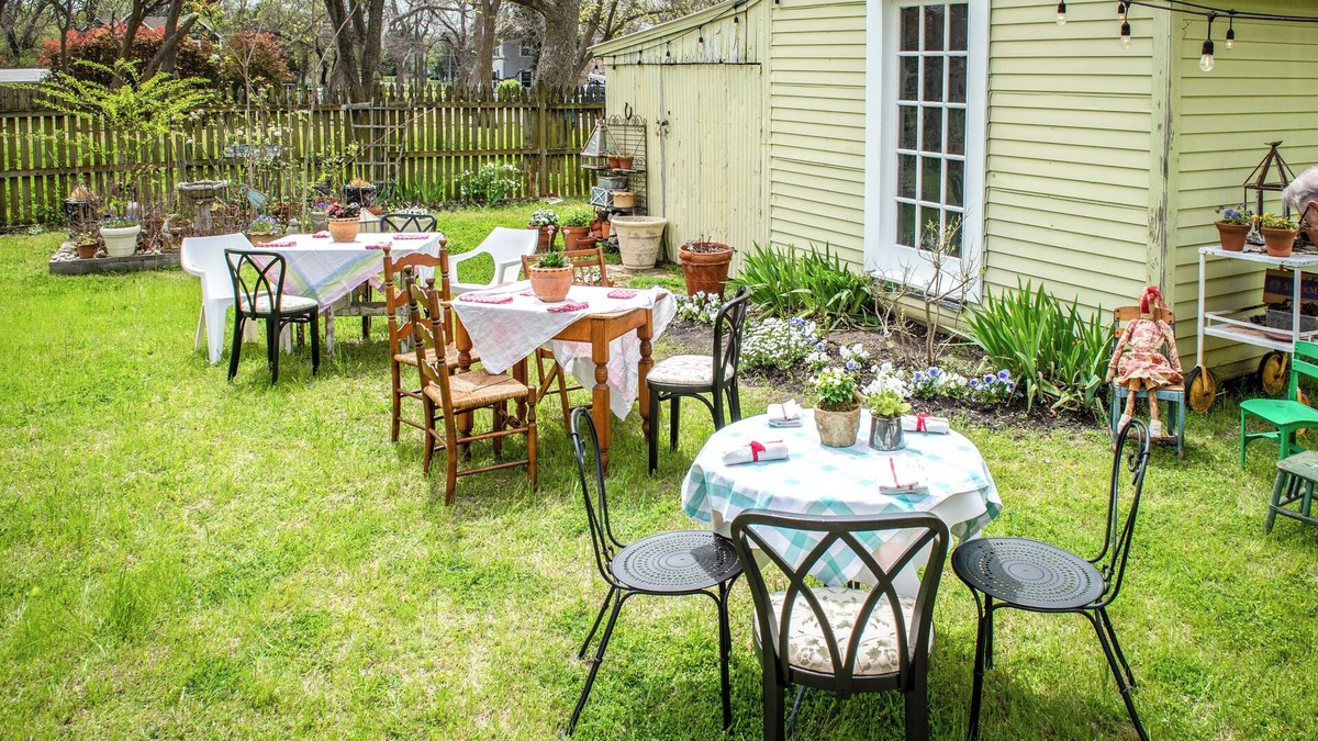Farmersville House | Adorable 2-bedroom Home off Chaparral Trail in Historic Farmersville
