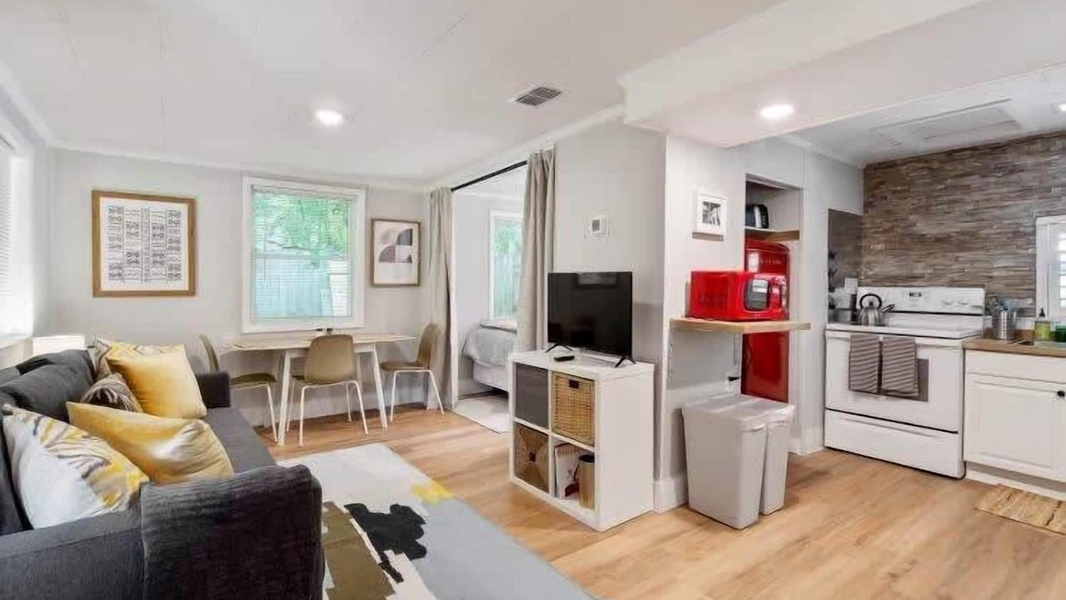 San Marco Apartment | Adorable 2 BR Tiny Home in Historic San Marco!