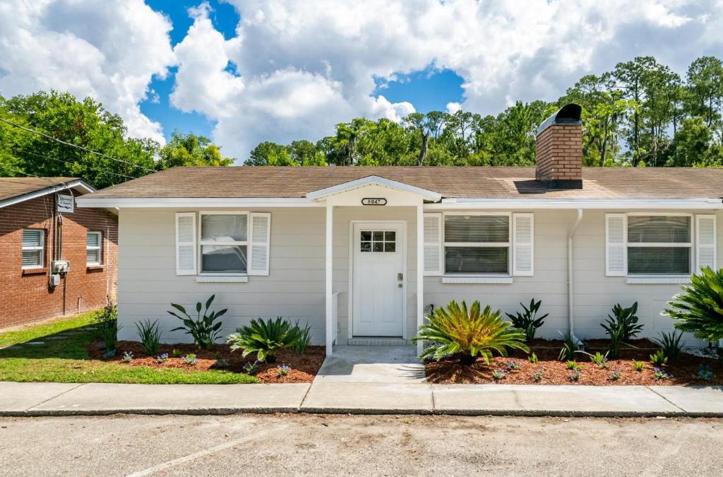 Southside House | Adorable 2bed1bath Unit Sleeps 4 Close To Town Center Downtown Beach Mayo Clinic
