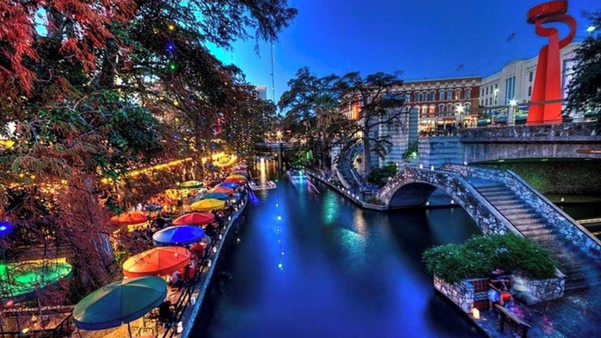 Denver Heights Hotel | Adorable 2BR Guesthouse Close to Riverwalk and DT