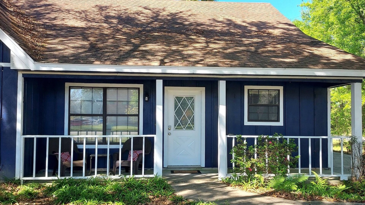McNeill House | Adorable 3 bedroom attached cottage in quiet spot.