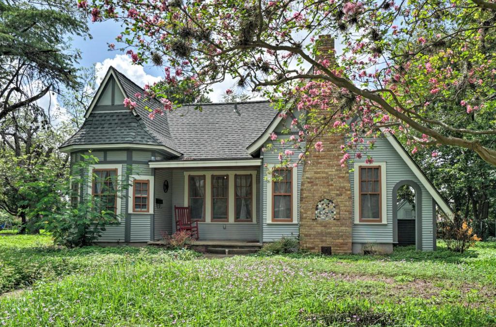 Seguin House | Adorable Cottage Less Than 1 Mi to Guadalupe River and Dtwn
