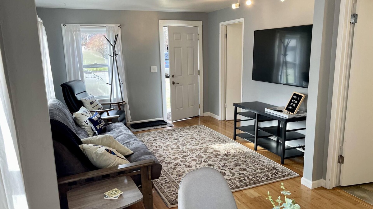 Coeur d'Alene House | Adorable Cottage in Perfect Downtown CDA Location