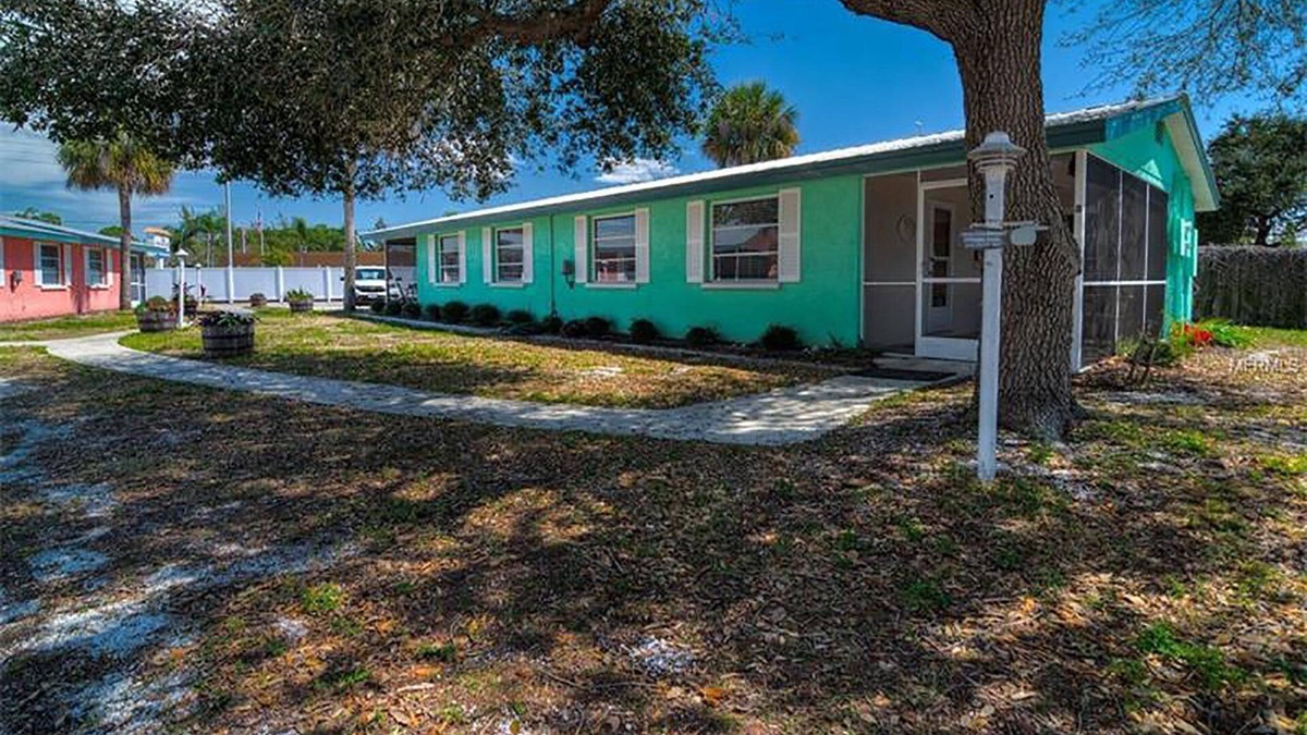 Englewood Cottage | Adorable Cottages on Lemon Bay