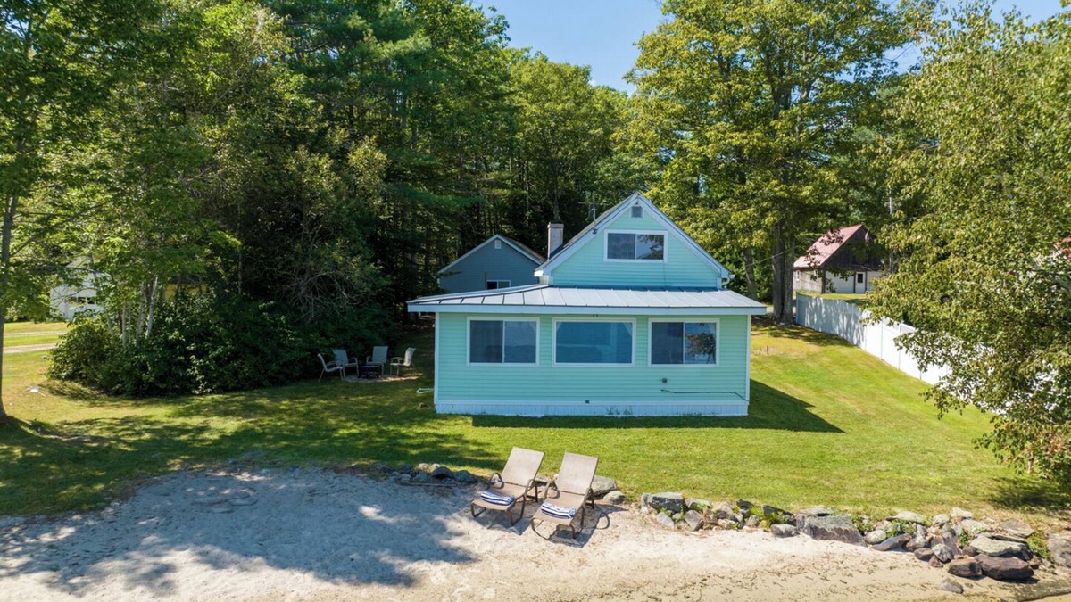 Winthrop House | Adorable, family friendly home with a private sandy beach
