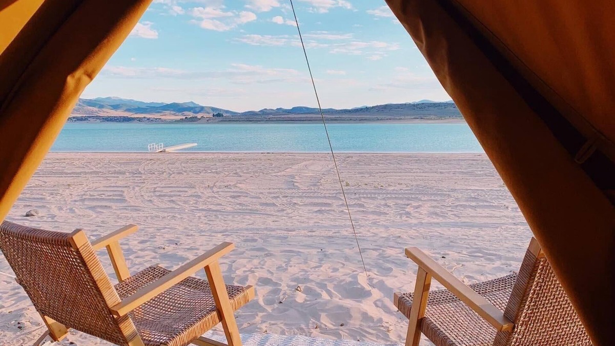 Juab County House | Adorable glamping Tent on private sandy beach