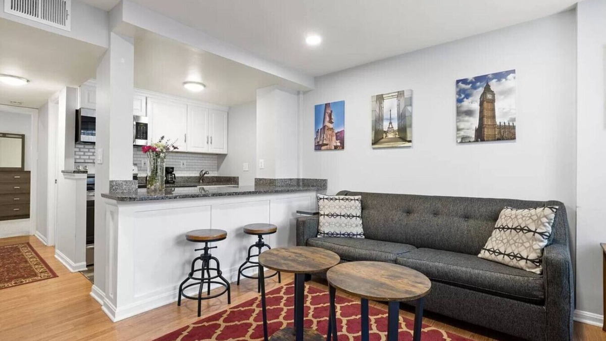 Columbia Heights House | Adorable Guesthouse | Free Parking | DCottage