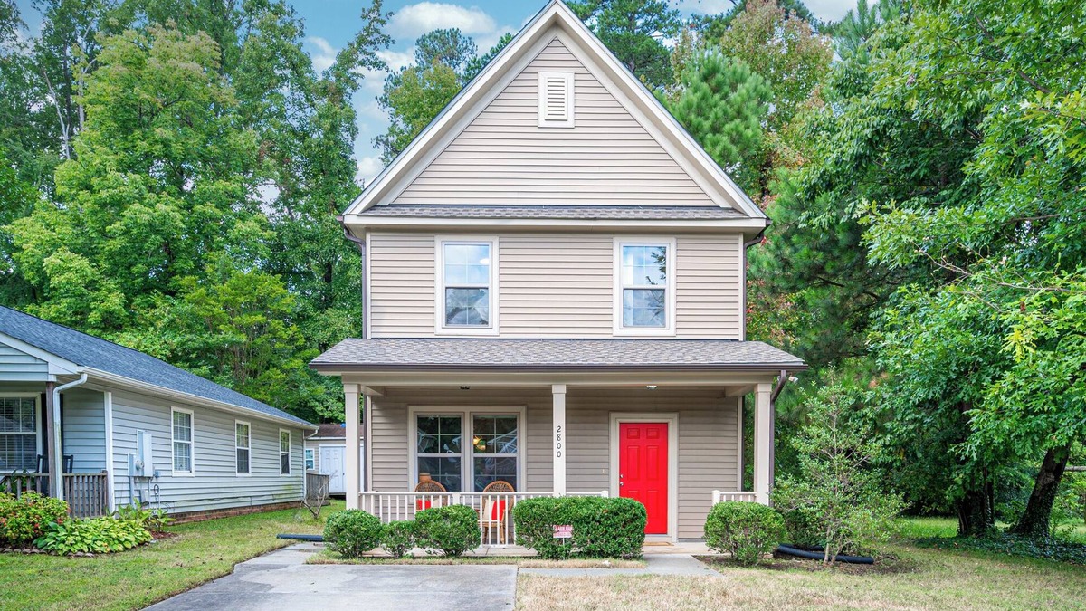 Durham House | Adorable home in fantastic location near restaurants and Duke!