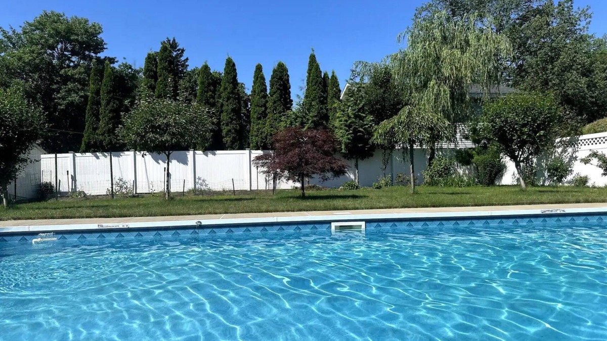 Colonie House | Adorable house with pool