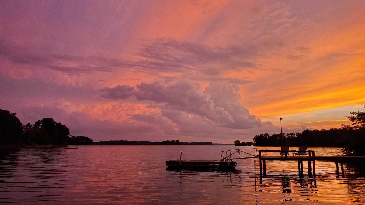Chapin Cottage | Adorable Lakefront Cottage w/Dock & Grill!