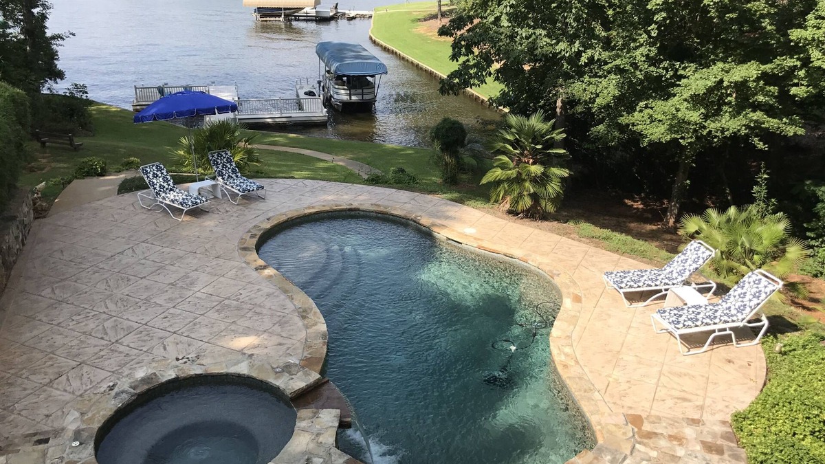Lake Oconee House | Adorable lakeside oasis on Lake Oconee with private pool and full size dock.